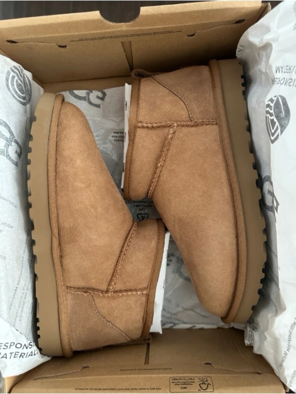 New UGG Classic Short Suede Boot - Chestnut Brown
